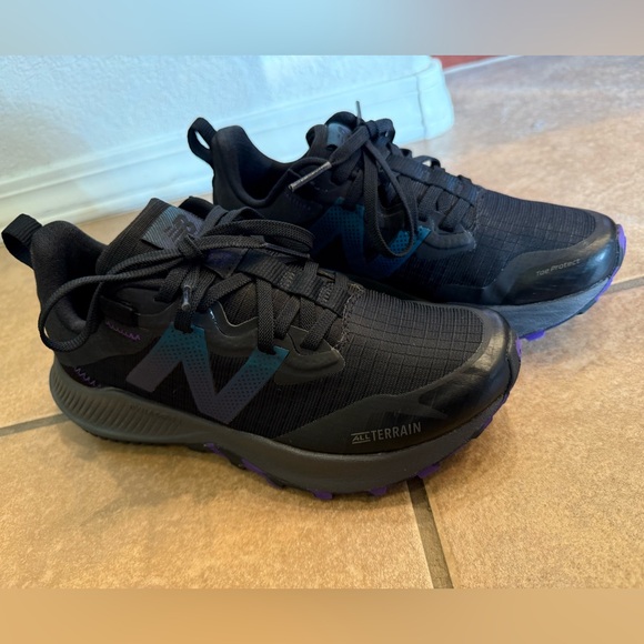 NEW BALANCE NITREL V4  trail running shoes- WOMENS- New - size 6.5 - Picture 4 of 8